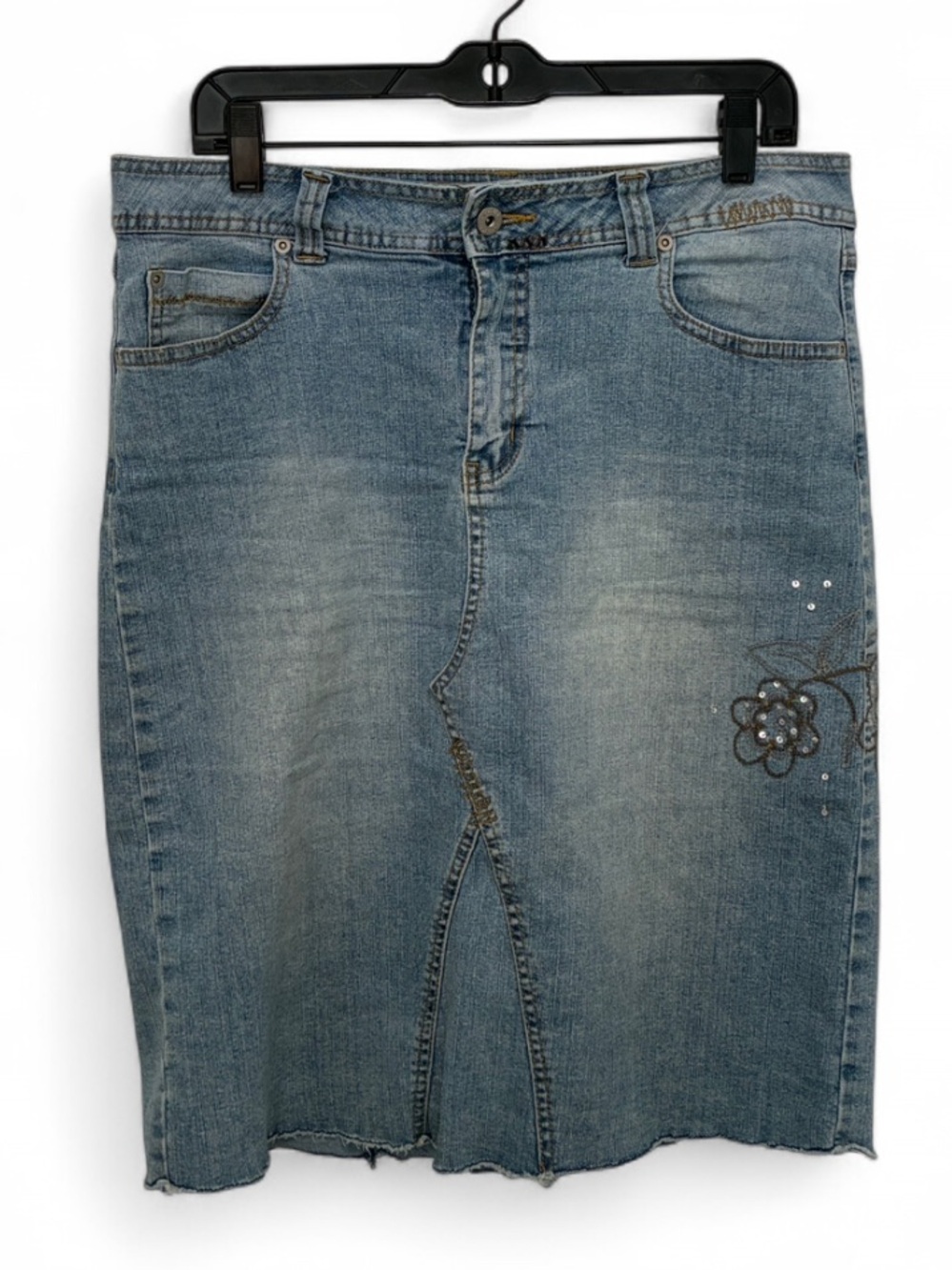 Y2K Denim Knee-Length Skirt with Embroidered Flower and Sequin Accents
